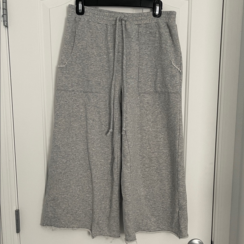 Paper Crane Heather Gray Women's wide leg joggers